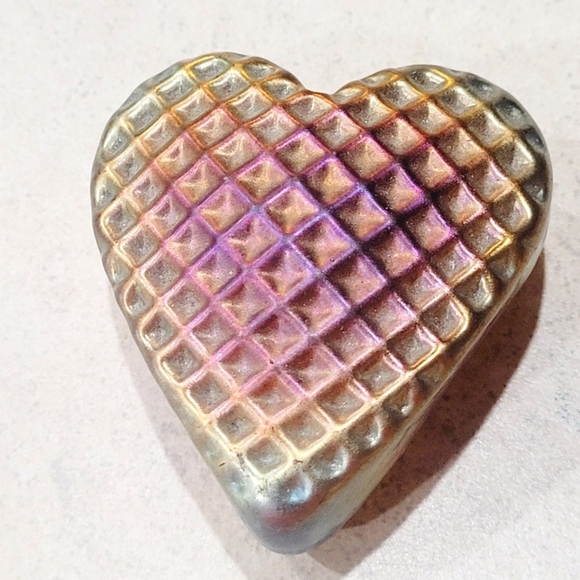 Robert Held Art Glass Waffle Metallic Iridescent Heart Paperweight - Picture 1 of 5